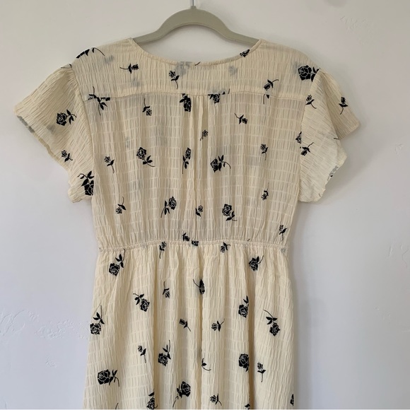 Cream Maxi Dress - Picture 4 of 11